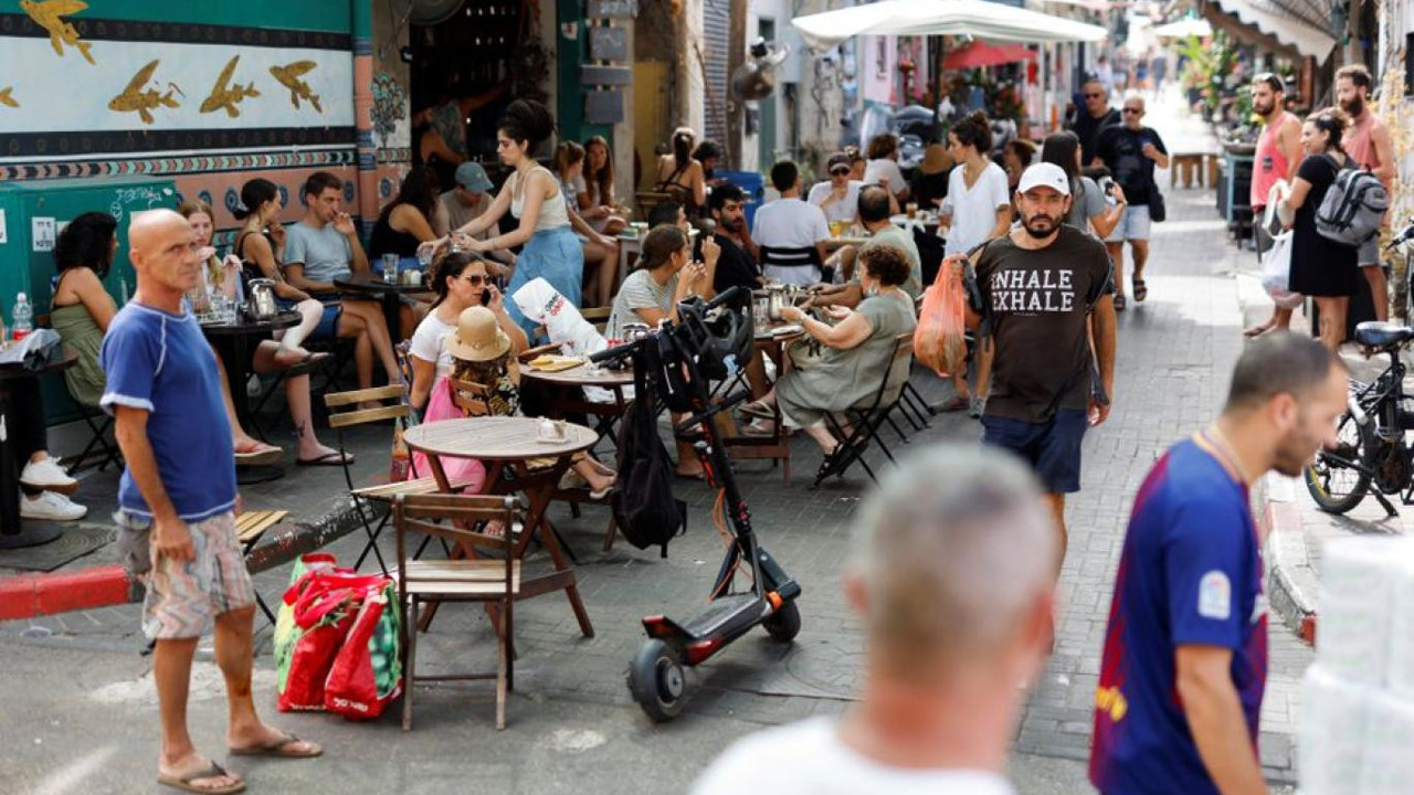 İsrail ülkeye giriş için aşı şartını kaldırdı