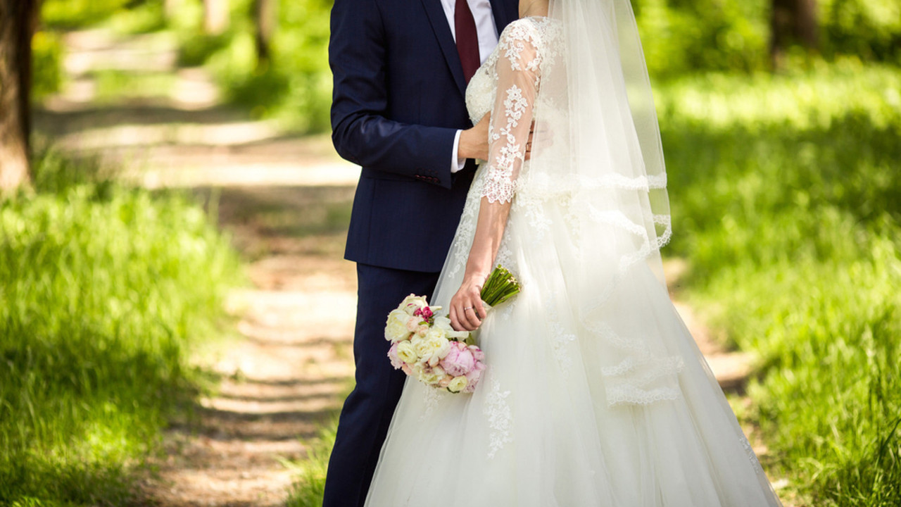 Evlenen herkese 2 bin euro verilecek