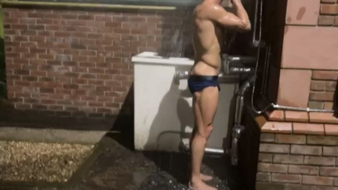 Ronaldo canlı yayında duş aldı. Napıyorsunuz Ronaldo bey