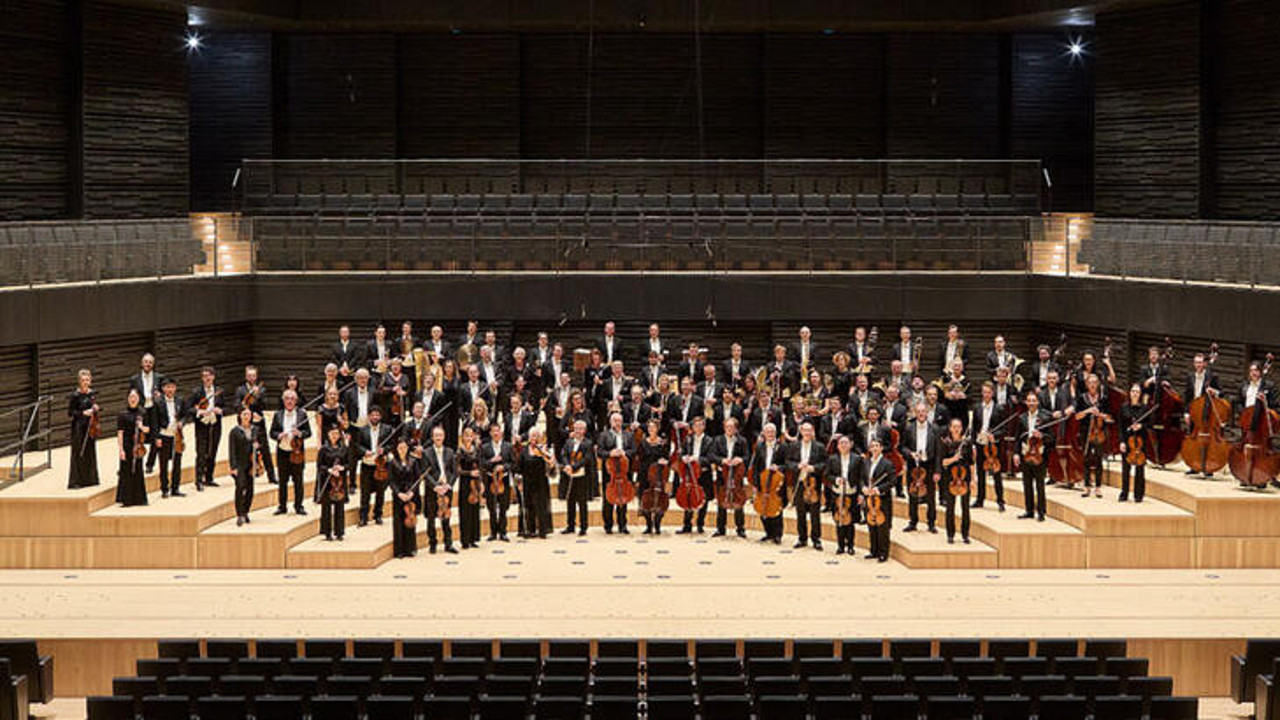 Orkestra şefi, Putin’i desteklediği için işten çıkarıldı!