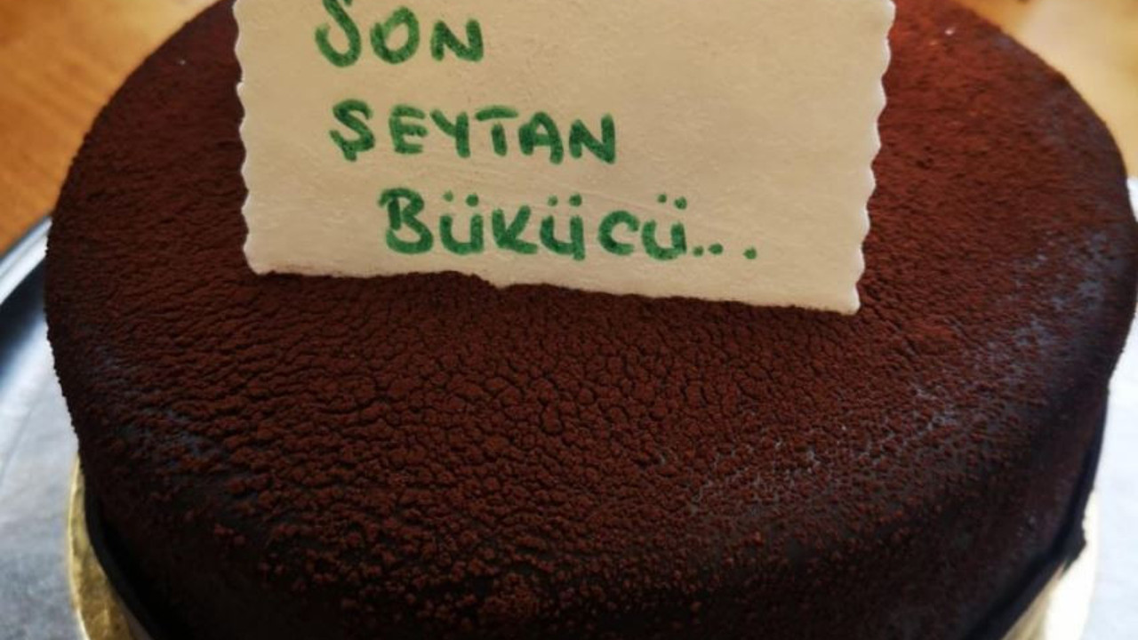 BİP'çilerin korkulu rüyası son şeytan bükücü İsmail Er doğum gününü kutladı! Arkadaşlarının getirdiği pastadaki not dikkat çekti