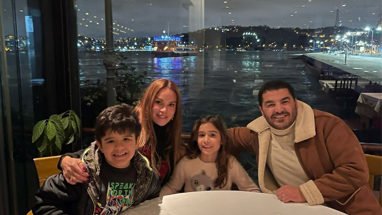 Ebru Şallı aile yemeğinde. Akkuş ailesi Bebek’te