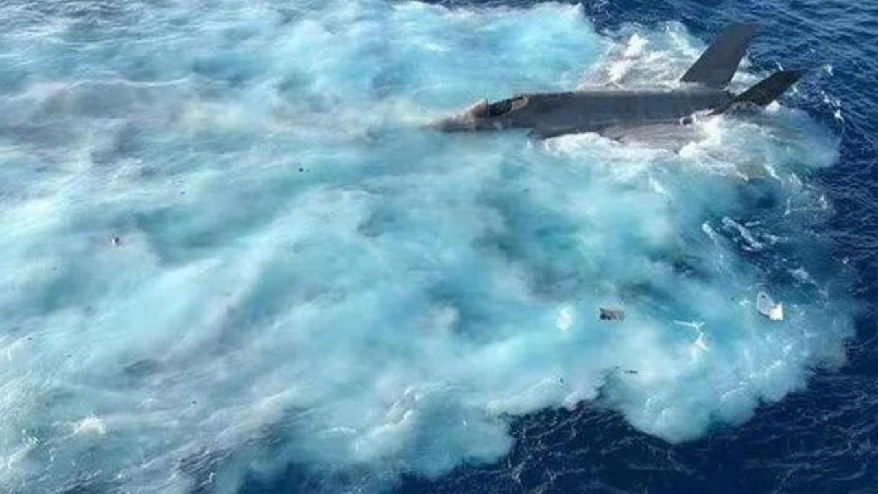 ABD, Güney Çin Denizi'nde düşen F-35 uçağının enkazını çıkardı