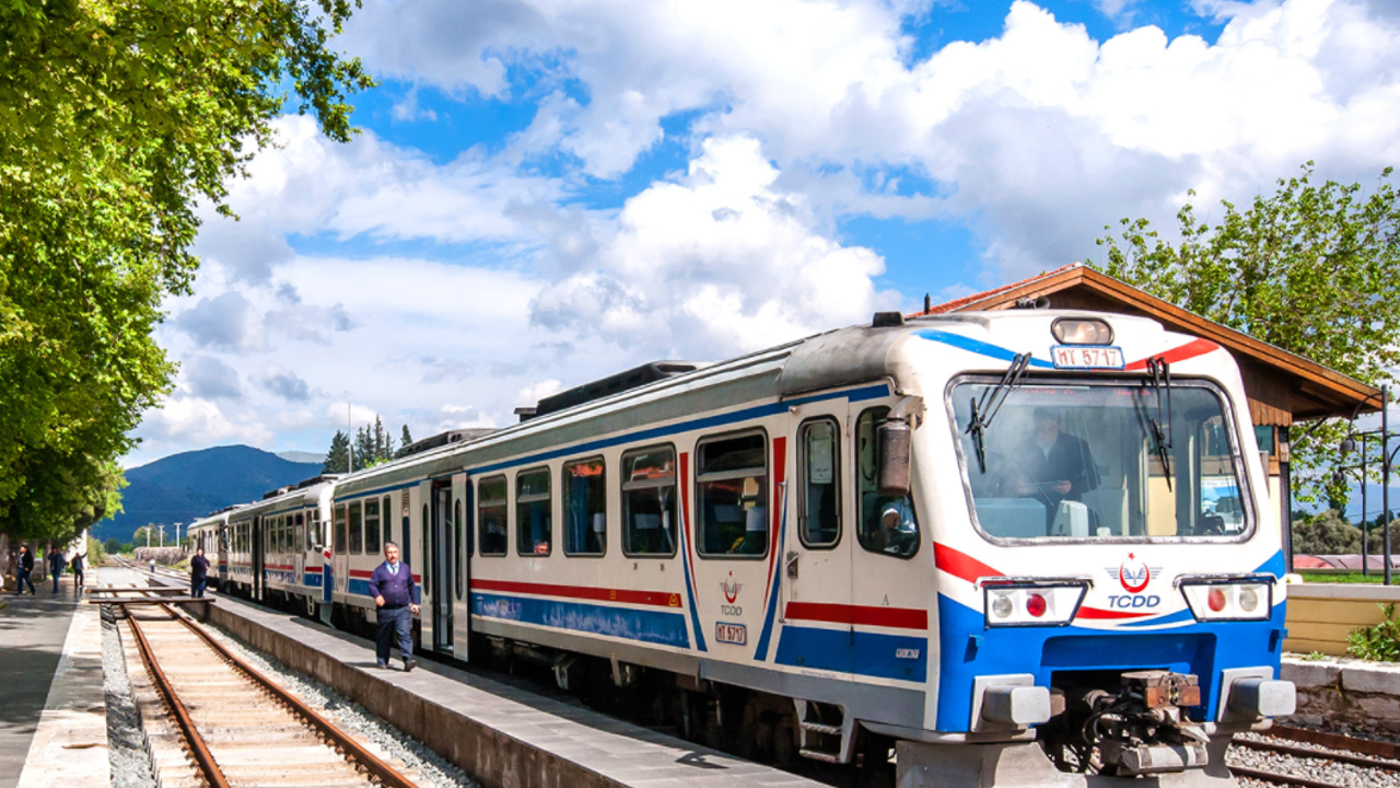 Trenlerde bir yasak kalkarken bir diğeri devam ediyor