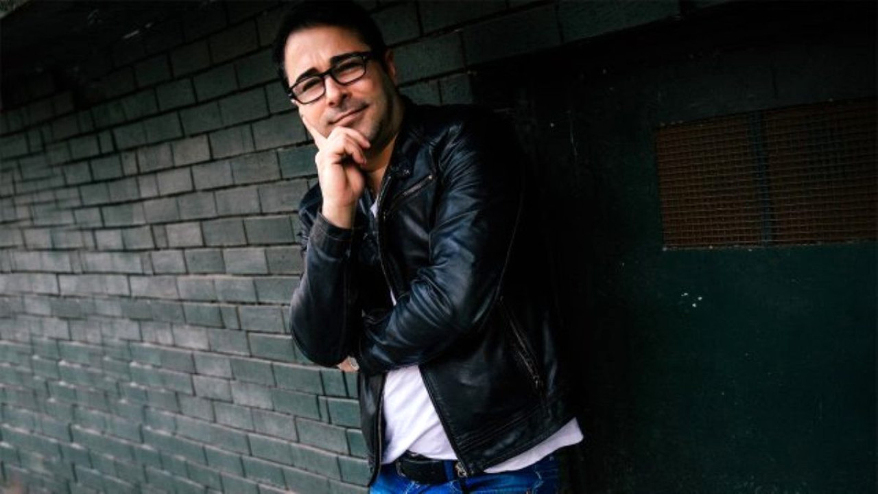 Attığı tweetle 1 yıl fazladan hapis yatmasına sebep olmuştu! Atilla Taş İsmail Saymaz'a hediye gönderdi