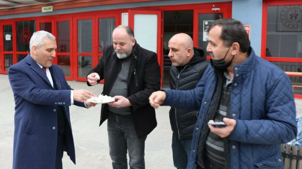 Avrupa'dan amatör lige: Takım küme düştü, başkan helva dağıttı