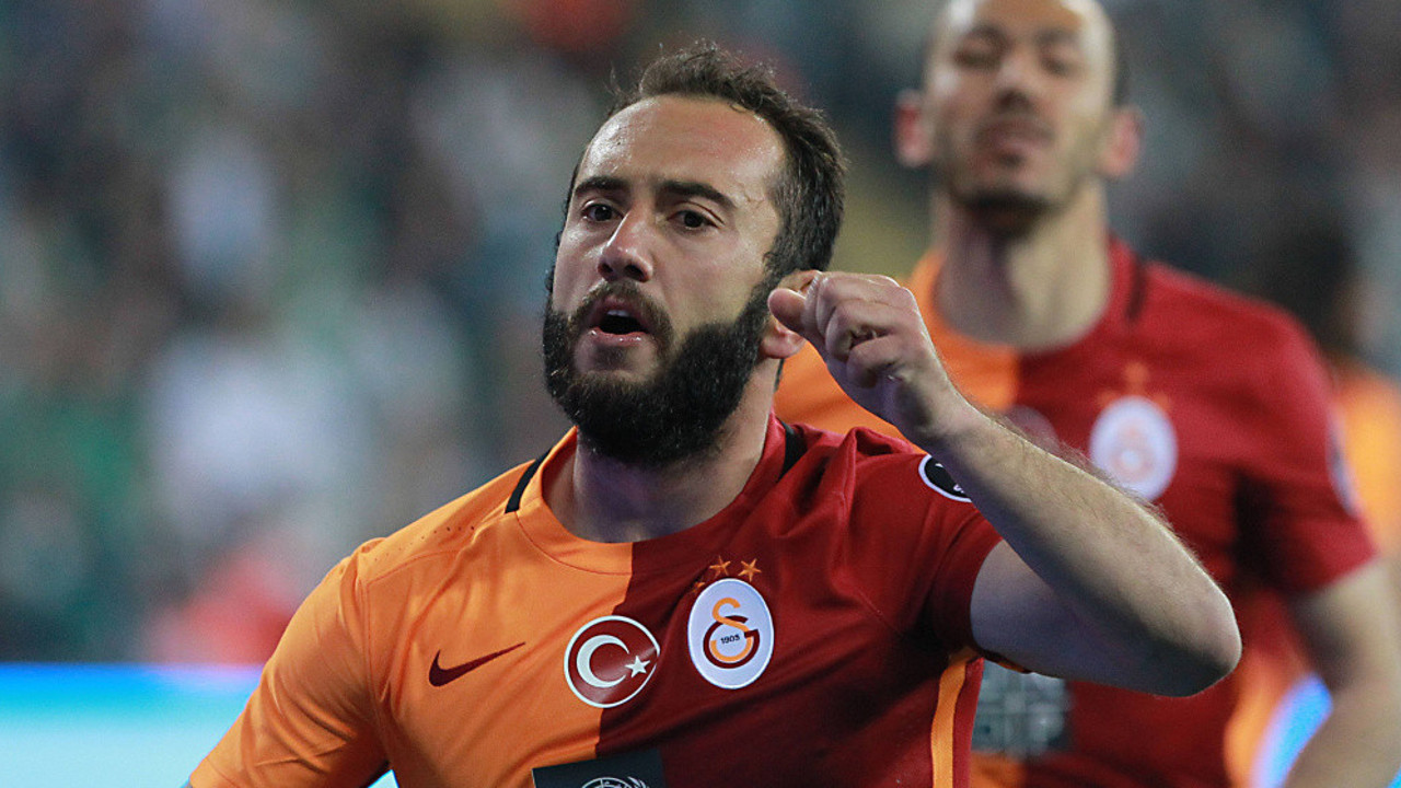 Galatasaray'ın eski futbolcusu Olcan Adın'dan Marcao'ya zehir gibi tepki! Maçı izlerken dayanamayıp telefona sarıldı