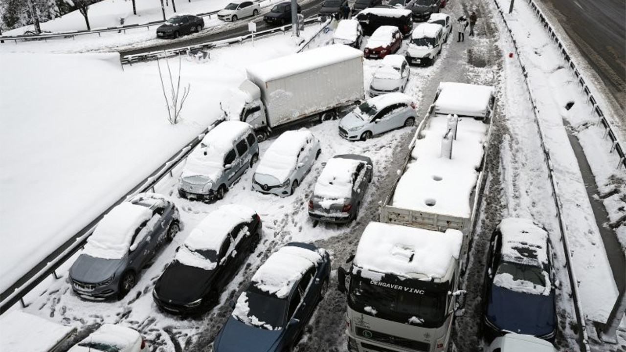 Şahan Gökbakar’dan İstanbul’a kar uyarısı: Sonra bir anda oldu , yoooook.!