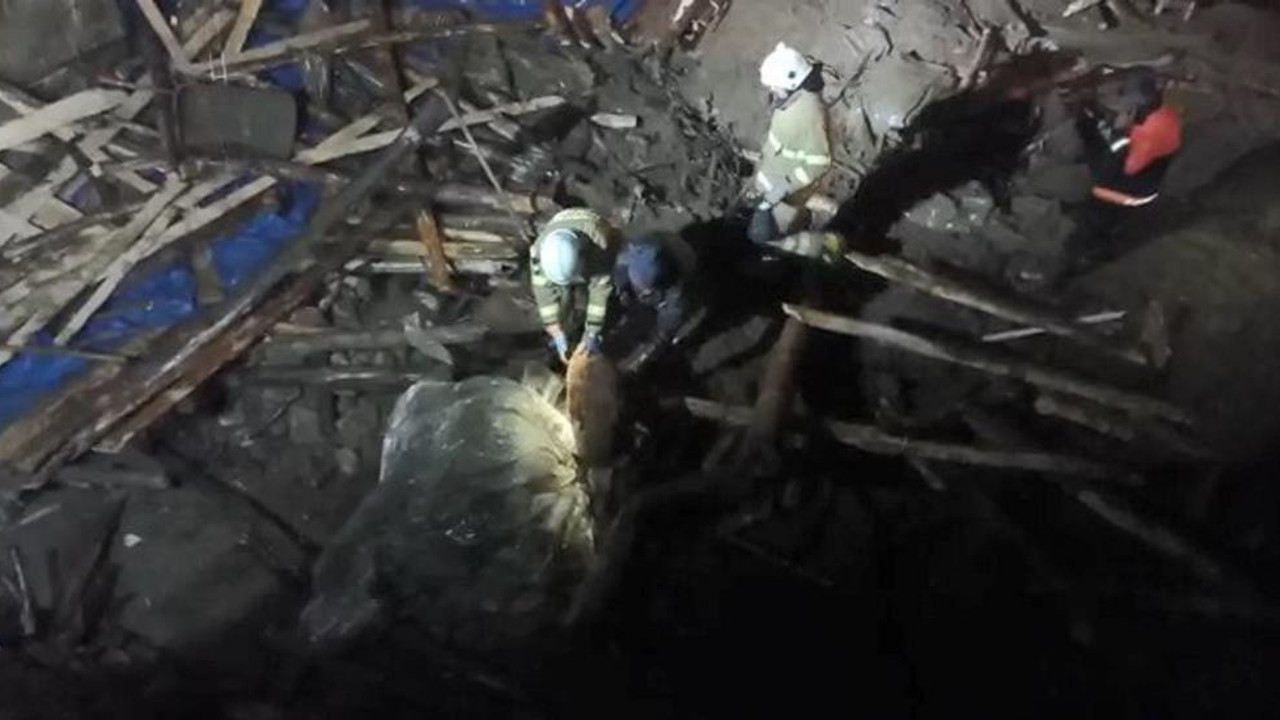 Çöken ahırda can pazarı