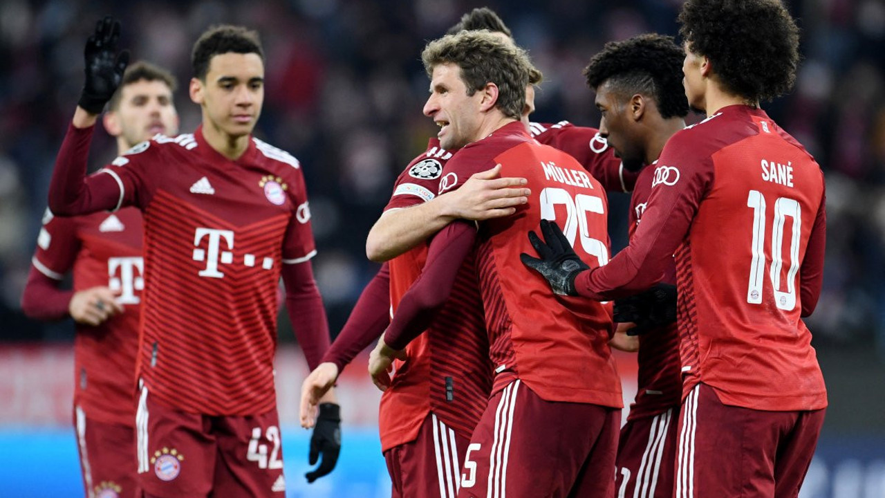 Bayern Münih gol oldu yağdı; Liverpool yenilgiyle turladı
