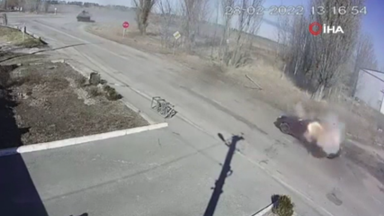 Ruslar araç içindeki sivilleri katletti. Böyle vahşet ne görüldü ne de duyuldu