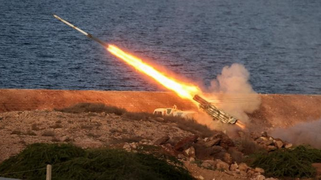 Hindistan'dan açıklama: Pakistan'a yanlışlıkla füze fırlattık