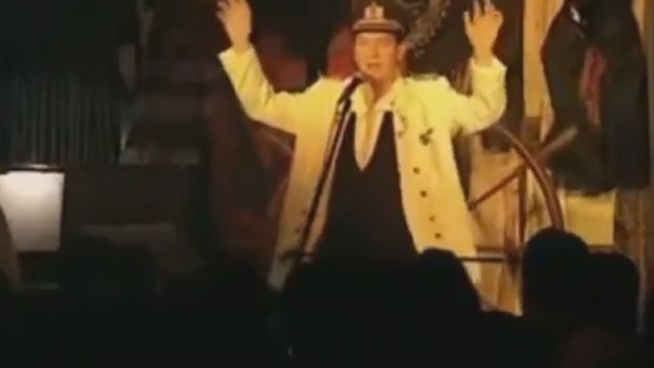 Ferhan Şensoy’un efsane şarkısını izledikçe tekrar izleyeceksiniz 'Bu videoyu seyredersen iki ihtimalin var, Ya savaşı anlarsın Ya da…'