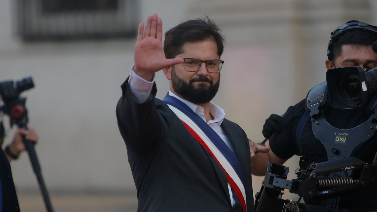 Ülkesinin en genç devlet başkanı görevine başladı