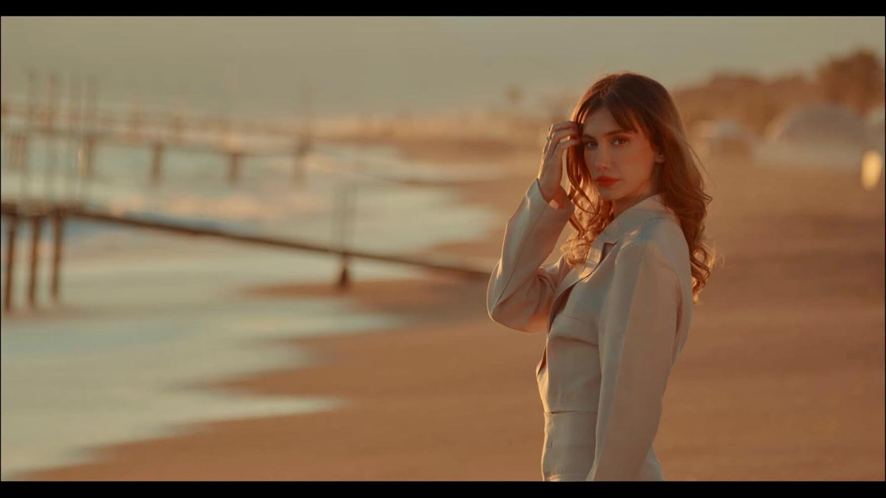 Genç müzisyen Esra Lora: İnsan aşkı için önce kendisiyle yüzleşmeli