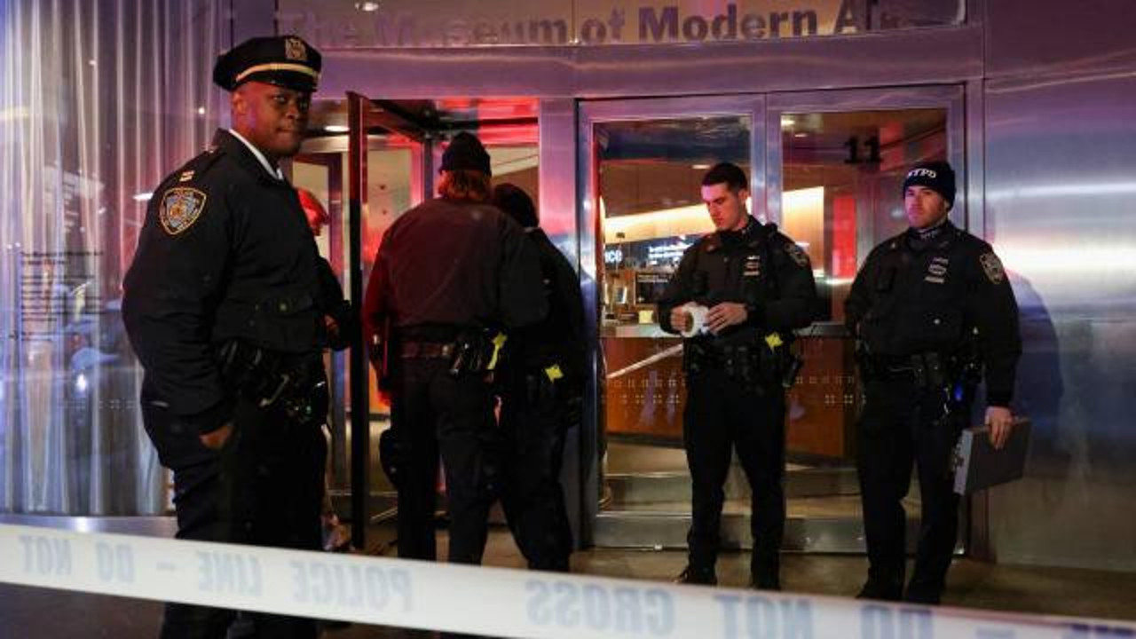 New York'ta müzede bıçaklı saldırı: 2 yaralı