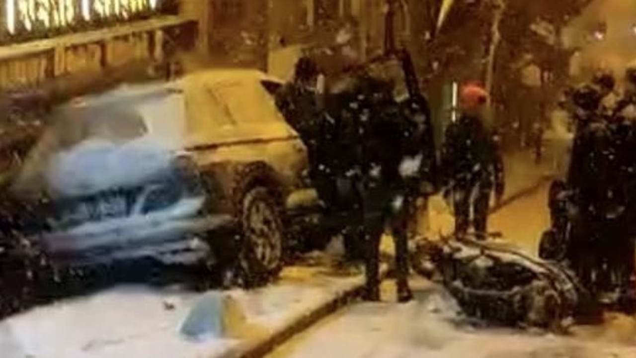 Cihangir'de buzlu yolda dehşet anları