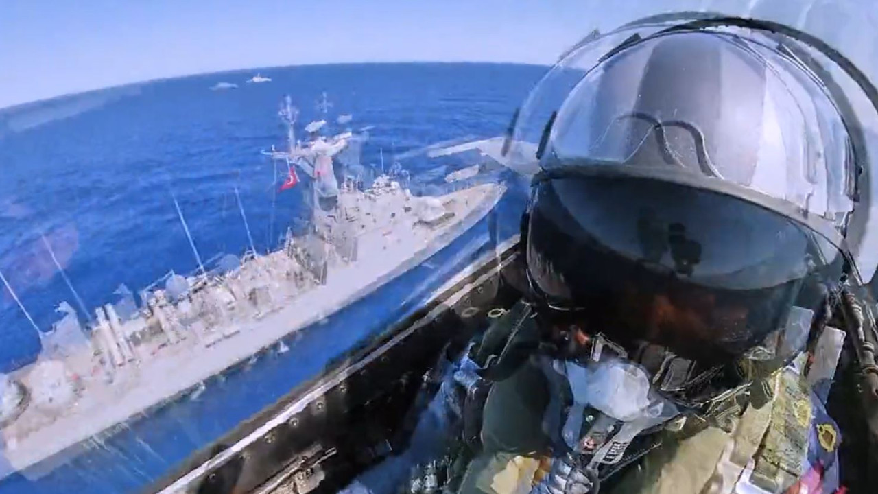 Çelikten kanatlar gökyüzünde