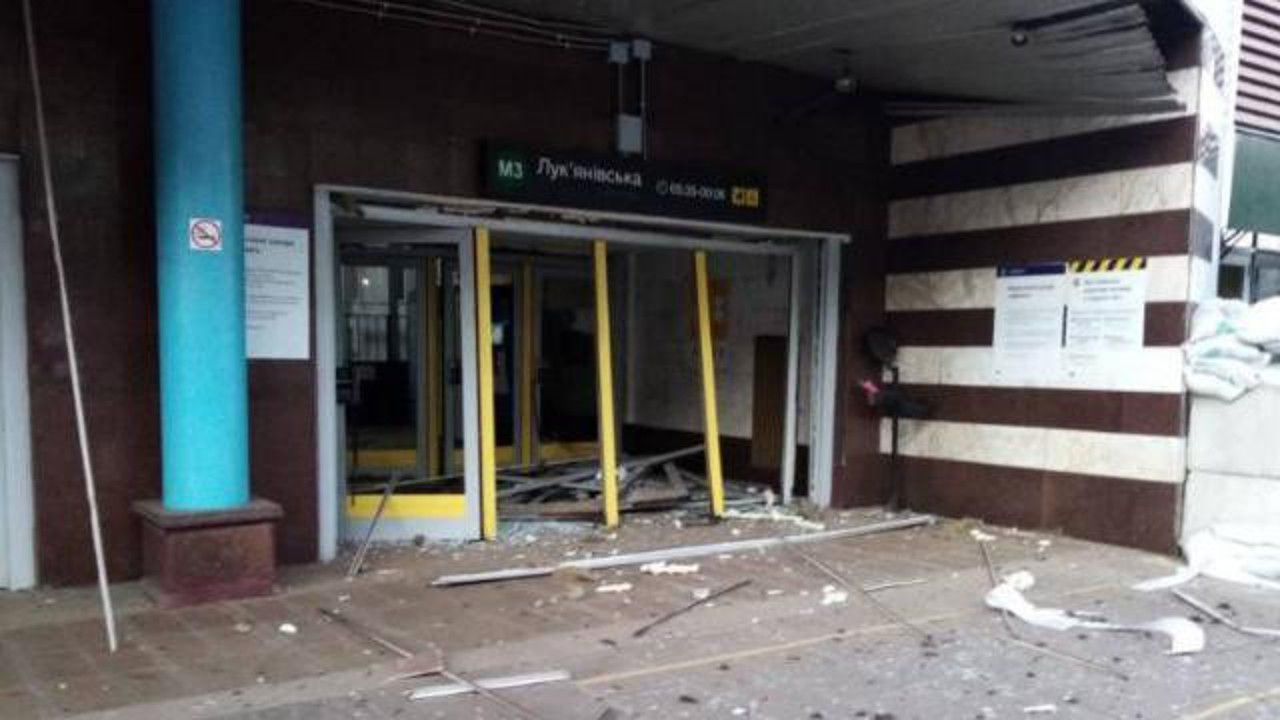 Kiev'de peş peşe şiddetli patlamalar