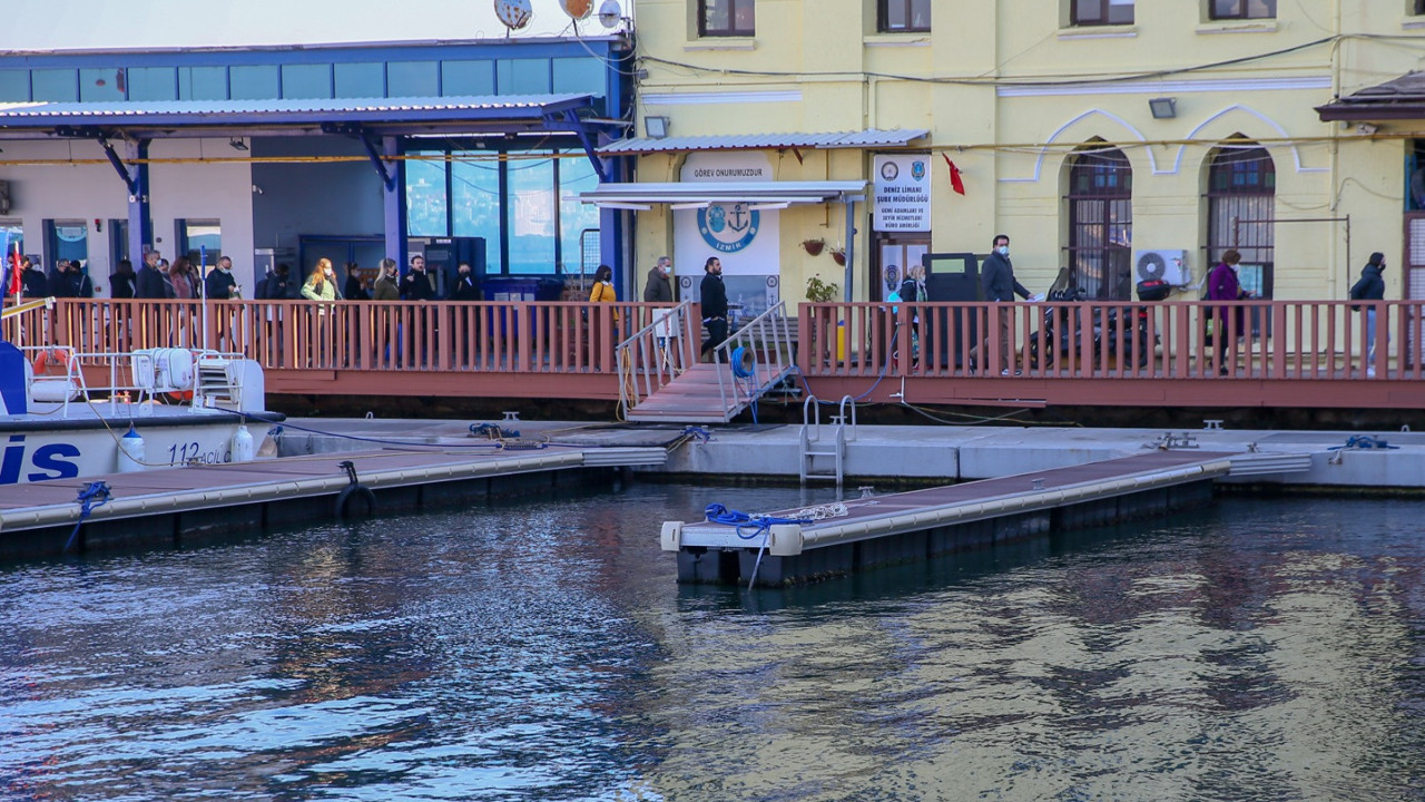 İzmir'de deniz suyu çekildi
