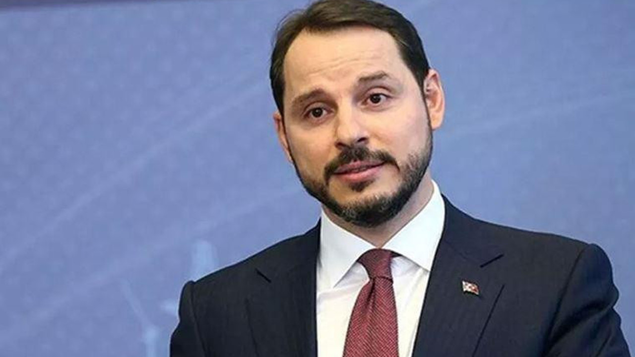 Berat Albayrak kendi kitabında yakalandı. Berat Albayrak AKP öncesinde üniversite okurken araba almış