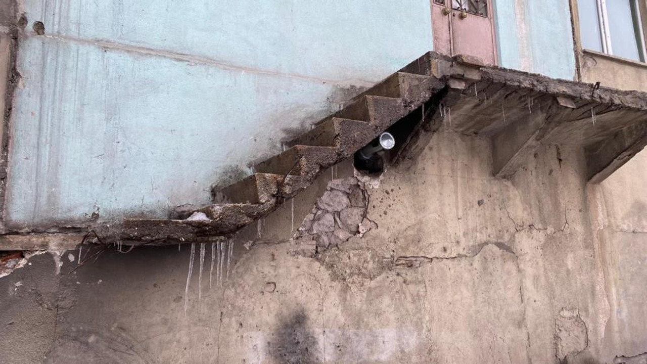 Erzurum’da bir garip olay. Binanın merdivenleri kayboldu