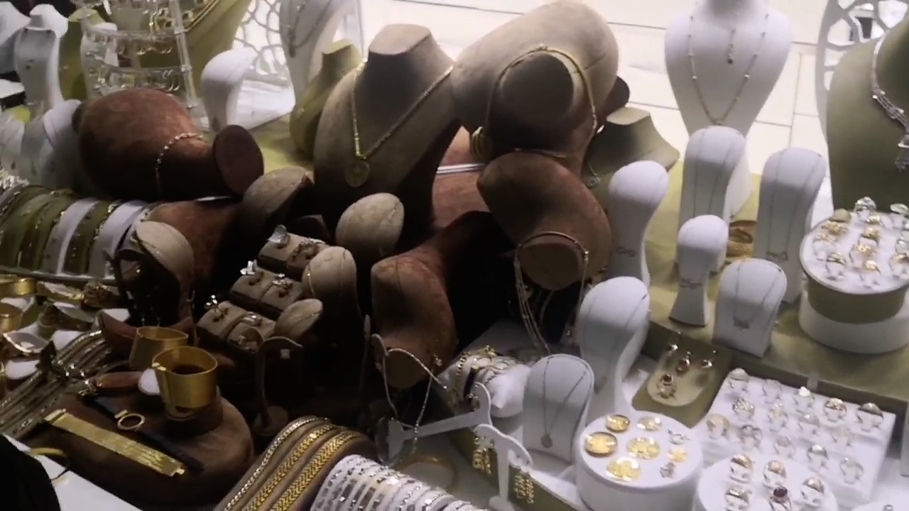 Pompalıyla kuyumcu dükkanını soydular