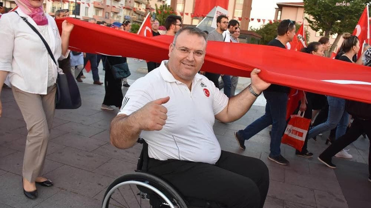 Milli sporcunun tekerlekli sandalyesi çalındı
