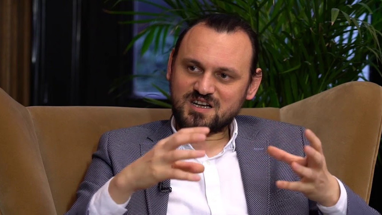 Hakkı yenen gazeteci Odatv’den Can Özçelik en anlamlı ödülü aldı. Gerçek gazetecilik kazandı!