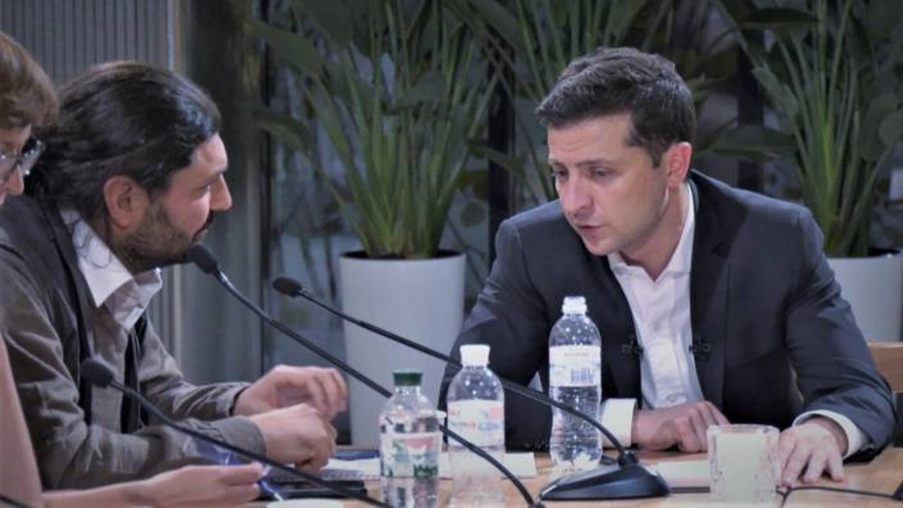 Aydınlık'ın FETÖ'cü dediği isim kendi muhabiri çıktı. Zelenskiy ile fotoğrafını yayınlamışlardı