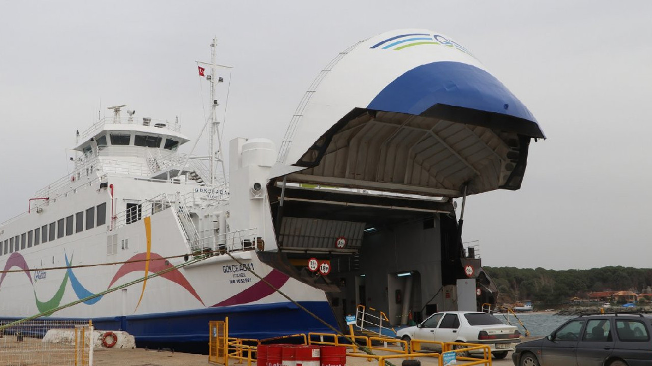 Gökçeada'ya feribot seferlerine hava engeli