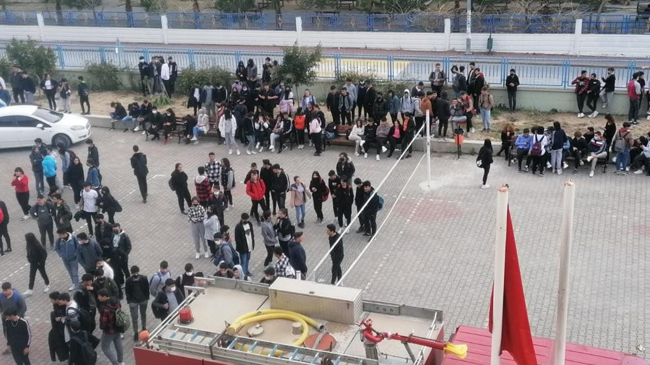 Sigara okul boşalttırdı