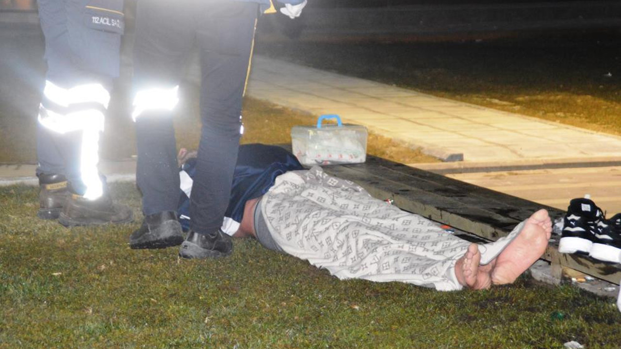 Beşiktaş'ta polis buz gibi denize atladı hayat kurtardı