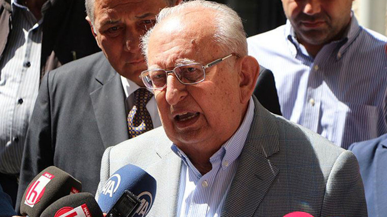 Hüsamettin Cindoruk yeni partisini açıkladı. Var mı diyeceğiniz diyerek duyurdu!