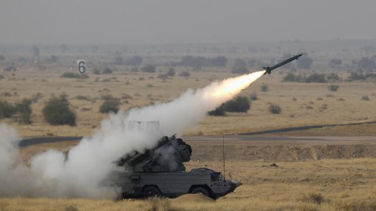 Hindistan yine füze denemesi yaptı