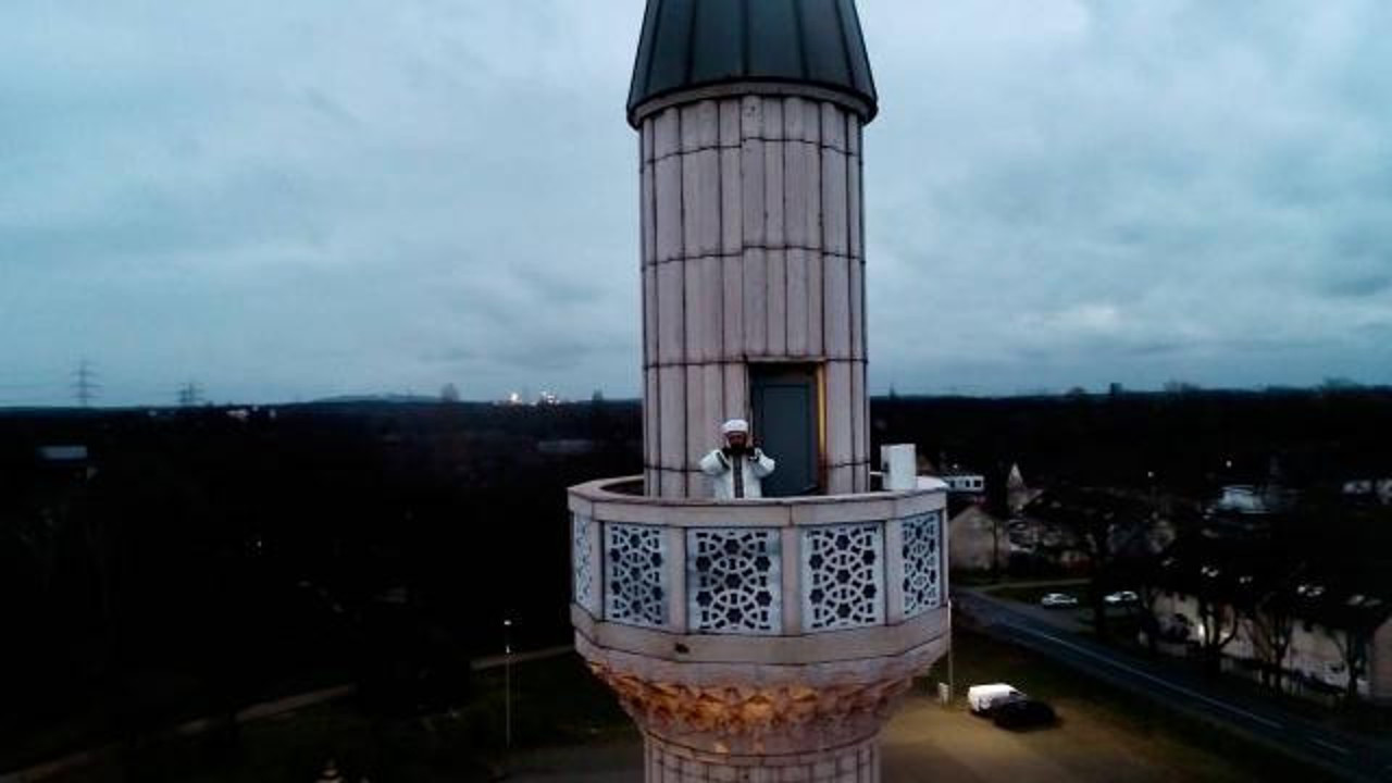 Ezanın okunmasına izin verildi