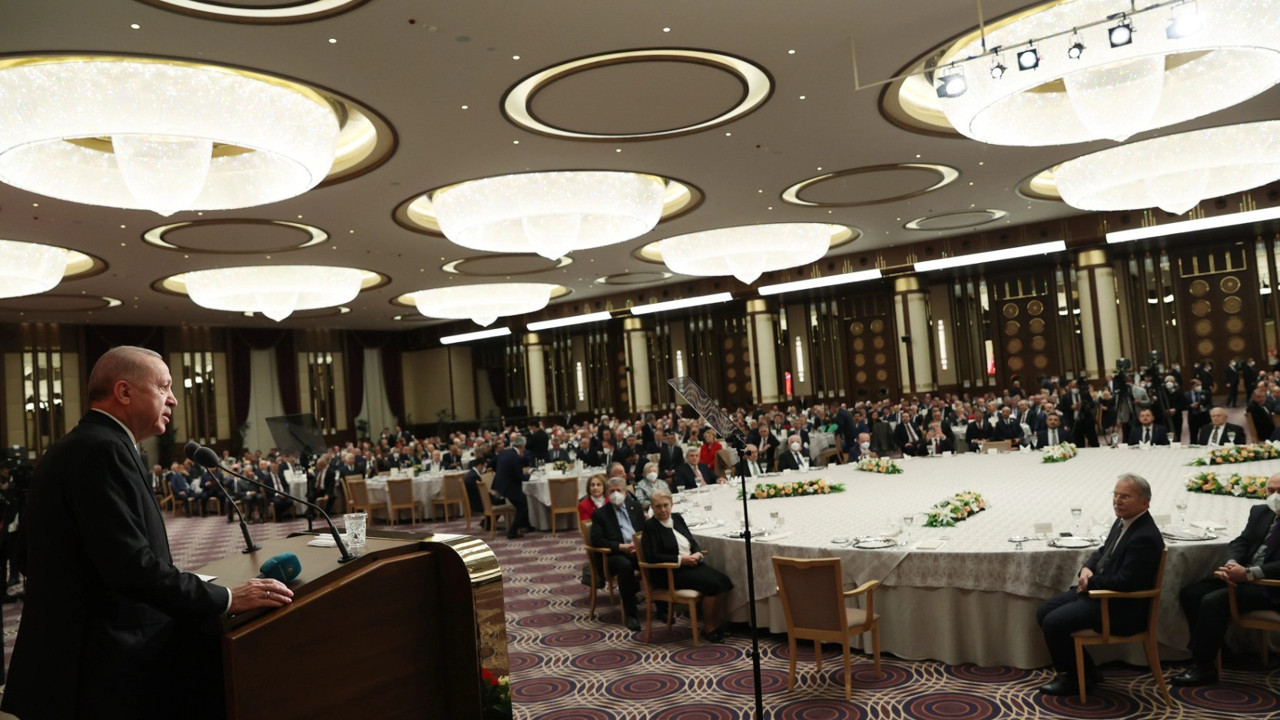 Saray'da AKP'lilere verilen yemeğin parasını kim ödedi? Menüde neler var neler...