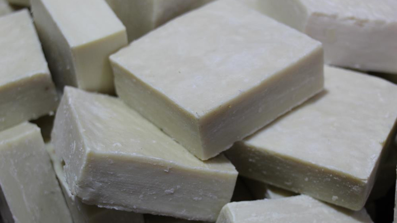 Öyle bir şeyden sabun yaptı ki deri hastalıklarının kökünü kazıyor