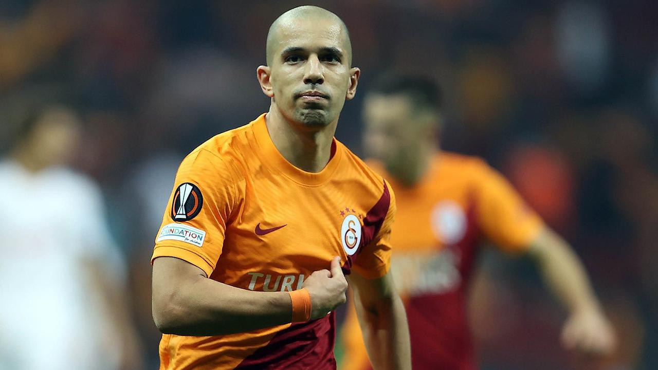 Feghouli milli takım kampında sakatlandı
