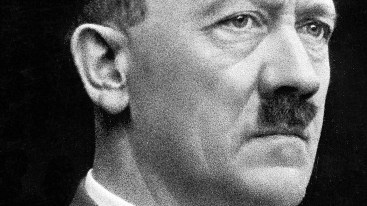 Türkiye'deki hangi üniversite Hitler'in sözüyle insan hakları etkinliği tanıtımı yaptı