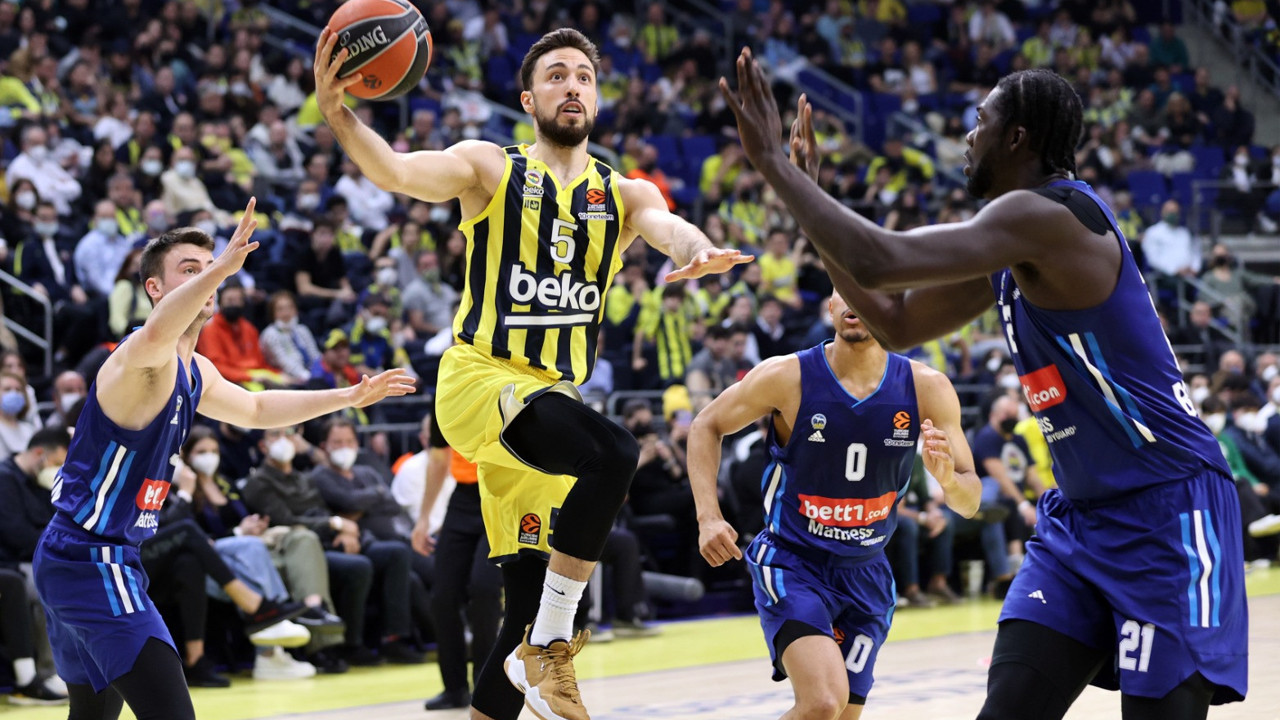 Fenerbahçe'ye bir darbe daha