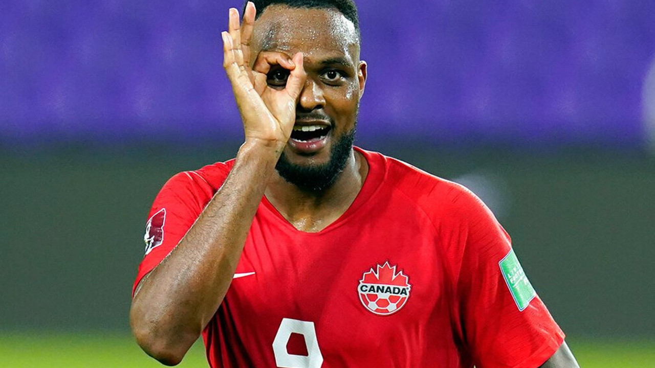 Beşiktaşlı Larin artık milli kahraman