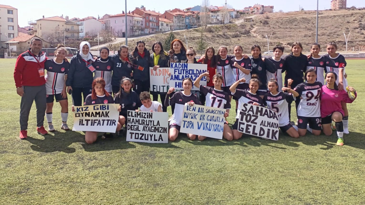 Kadınlar 3. Ligi F Grubu'nda Uşak Belediye Spor namağlup lider