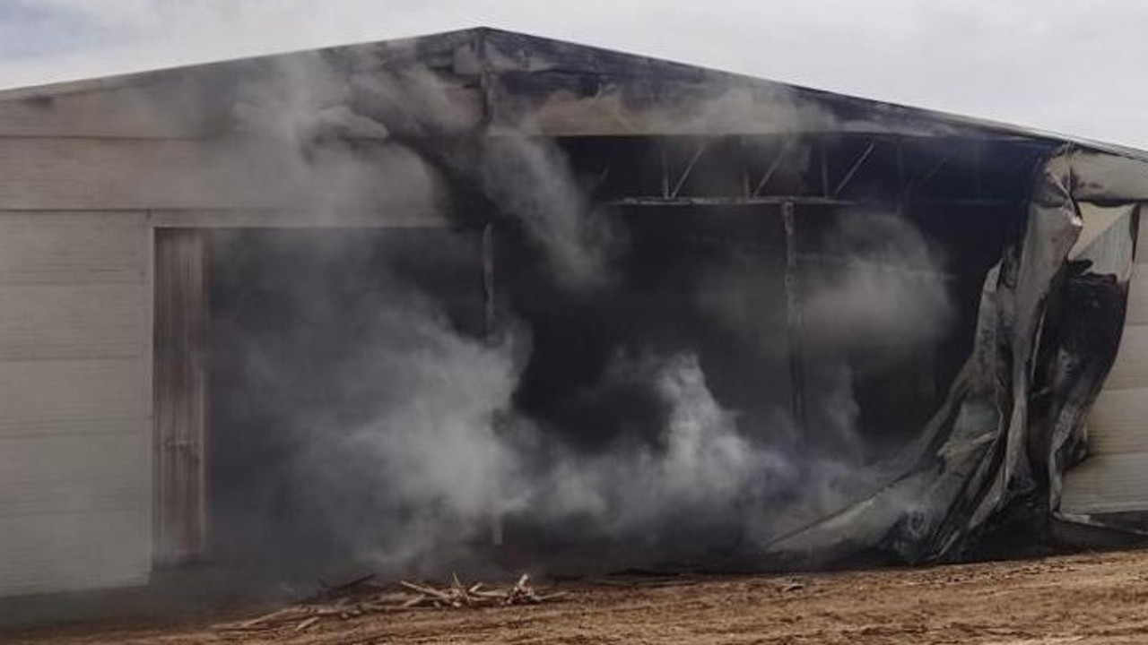 Kıvılcım fabrika yaktı