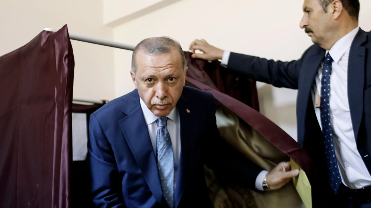 İktidara yakın medya Erdoğan'ın Saray'da hangi şirketlerle görüştüğünü açıkladı. Kulisleri hareketlendiren seçim iddiası