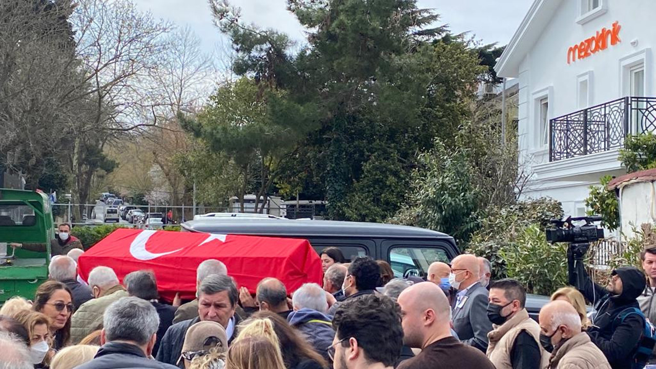 Duayen spor yazarı Nezih Alkış, son yolculuğuna uğurlandı