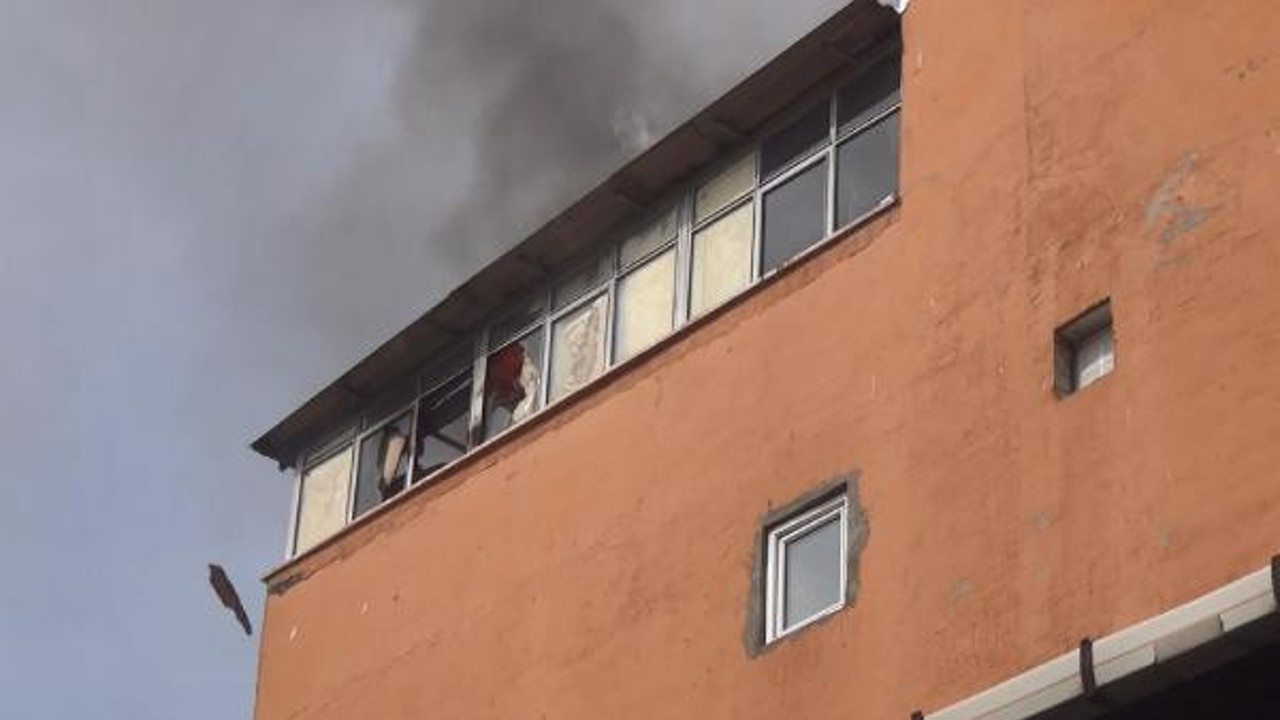 Pansiyonda yangın. Valizlerini alıp kaçtılar