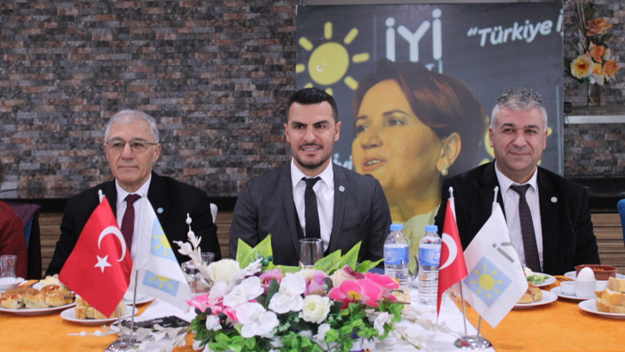 Eski futbolcu Hamza Gezmiş İYİ Parti'ye katıldı