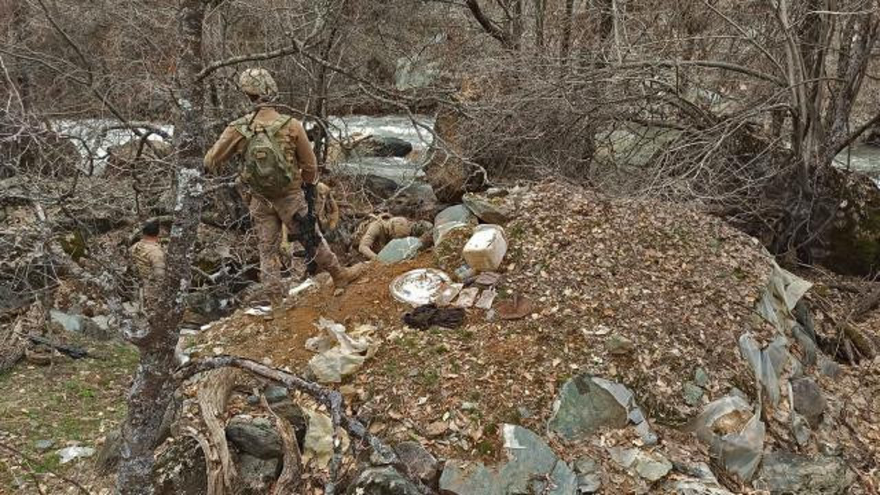 Tunceli’de teröristler tarafından kullanılan 5 sığınak imha edildi
