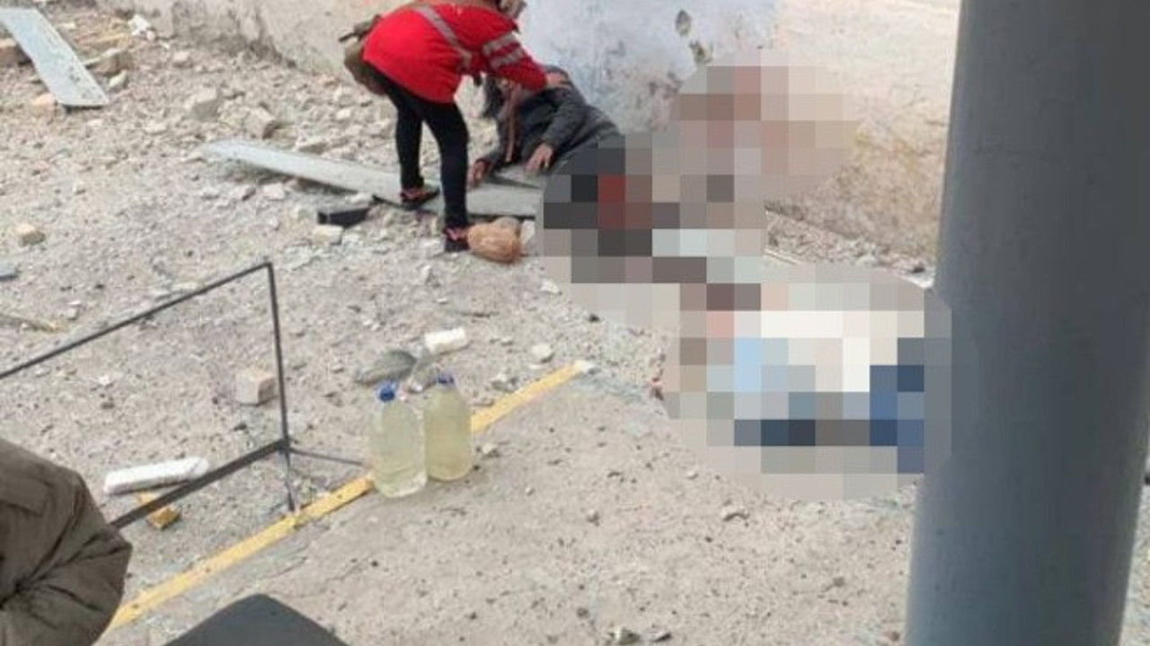 Rusya insani yardım noktasını vurdu. Ölü ve yaralılar var